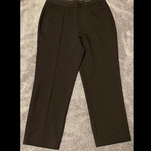 Black BCBGMaxAzria size 6 ankle trouser